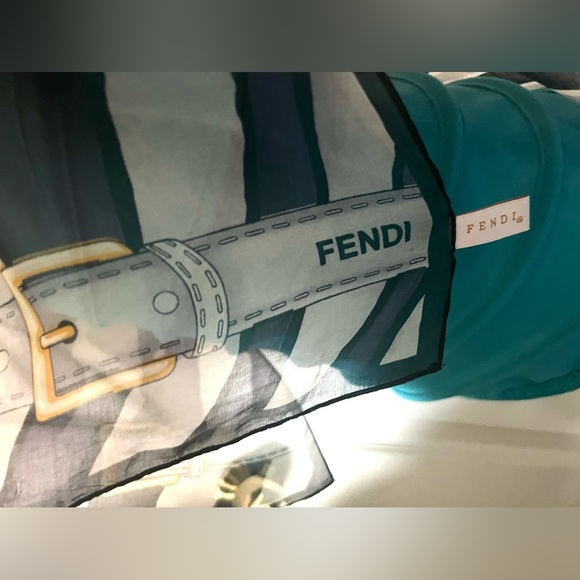 Fendi Scarf/Shawl. Zebra Print. 100% Scarf. Made in Italy. - Picture 4 of 16